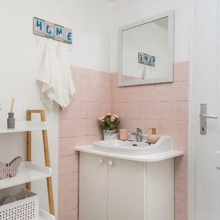 Holiday home Family House Sara Icici